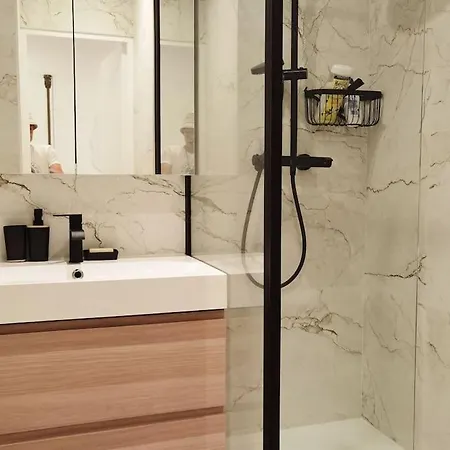 Ins Style 2 Bdrs In 15arr Cente 1mins To Metro N15-128 아파트