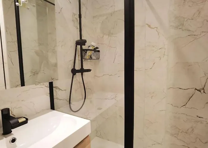 Apartment Ins Style 2 Bdrs In 15arr Cente 1mins To Metro N15-128 *