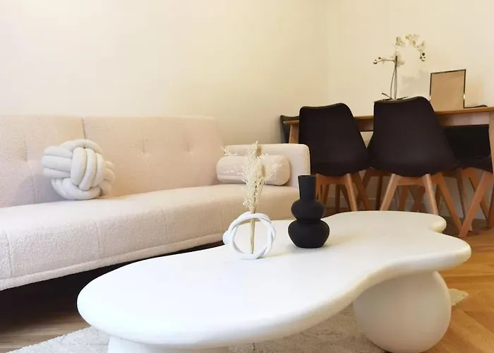 Ins Style 2 Bdrs In 15arr Cente 1mins To Metro N15-128 Apartment *